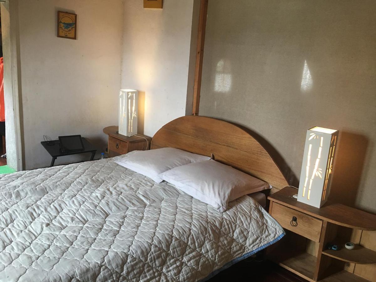 أنتاناناريفو Le Fumoir Guest House Chambre Double المظهر الخارجي الصورة